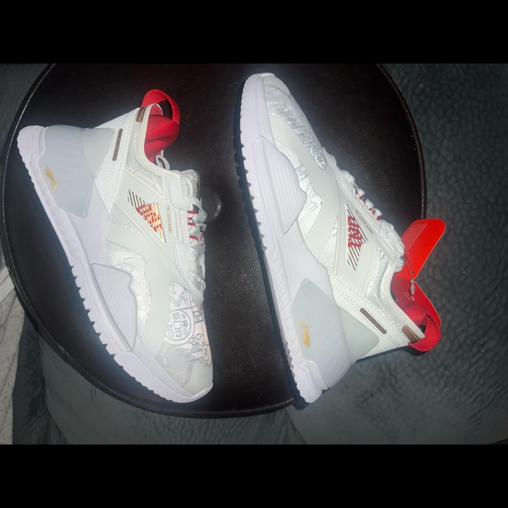 Lu-Ning Fashion Sneakers Size 7